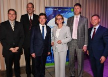 Bei der Eröffnung des Tullner Zukunftsforums: der Landtagsabgeordnete Christoph Kaufmann, Bildungs- und Wissenschaftsminister Heinz Faßmann, Bürgermeister Peter Eisenschenk, Landeshauptfrau Johanna Mikl-Leitner, Festredner Univ.-Prof. Dr. Dirk Helbing und Nationalrat Johann Höfinger (v.l.n.r.)