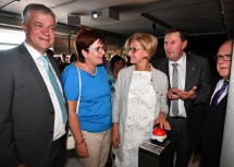 Landtagsabgeordneter Anton Kasser, Landtagsabgeordnete Michaela Hinterholzer, Landeshauptfrau Johanna Mikl-Leitner, Bürgermeister Johann Bachinger und Museumsverein-Obmann Johann Wahl bei der Eröffnung der Römerwelt Wallsee (v.l.n.r.)