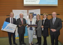 Festakt zum Jubiläum 60 Jahre Management für Musikschulen in Niederösterreich im Landhaus in St. Pölten. Im Bild Landeshauptfrau Johanna Mikl-Leitner und Landeshauptmann a. D. Erwin Pröll mit Martin Lammerhuber, Michaela Hahn, Dorothea Draxler und Edgar Niemeczek von der Kultur.Region Niederösterreich bzw. dem NÖ Musikschulmanagement (v.l.n.r.)
