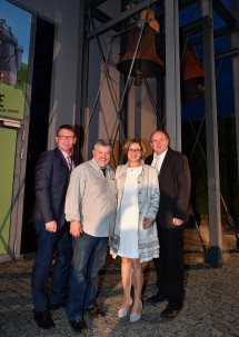 Landeshauptfrau Johanna Mikl-Leitner, Mag. Stephan Gartner und Josef Schick von der Kulturvernetzung NÖ sowie Mistelbachs Bürgermeister Dr. Alfred Pohl läuteten in Mistelbach das Viertelfestival 2017 ein