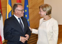 Landeshauptfrau Johanna Mikl-Leitner empfing den burgenländischen Landeshauptmann Hans Niessl im NÖ Landhaus in St. Pölten.