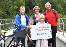 Ybbstal-Radweg: Neues Herzstück wurde eröffnet. Bürgermeister Martin Ploderer (Lunz am See), Landeshauptfrau Johanna Mikl-Leitner und Bürgermeister Helmut Schlagerl (St. Georgen) (v.l.n.r.)