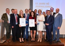 Die Preisträger mit den Ehrengästen und Sponsoren-Vertretern.