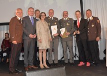 Ehrungen gab es für Oberst Bruno Deutschbauer (4. v. r.), Militärkommandant Martin Jawurek (3. v. r.) und ORF-Redakteur Marvin Wolf (2. v. r.).