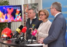 Bei der Pressekonferenz im NÖ Landhaus: Landesfeuerwehrkommandant Dietmar Fahrafellner, Landeshauptfrau Johanna Mikl-Leitner und LH-Stellvertreter Stephan Pernkopf (v. l. n. r.).