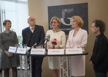 Bei der Pressekonferenz: Magdalena Klamminger, Leon Botstein, Landeshauptfrau Johanna Mikl-Leitner, Ulrike Sych und Marshall Marcus (von links nach rechts).