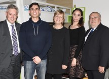 Landtagsabgeordneter Hermann Hauer, Lehrling Dominik Aumann, Landesrätin Mag. Barbara Schwarz, Lehrling Sophie Folzwinkler und KR Josef Breiter von der Wirtschaftskammer Niederösterreich in den neuen Unterkünften im Schülerheim der Landesberufsschule Neunkirchen. (v.l.n.r.)