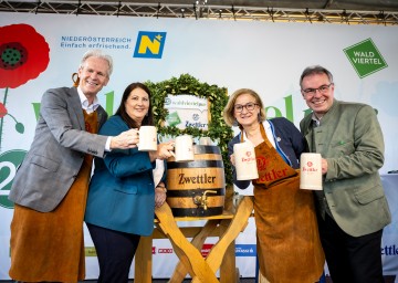„waldviertelpur“ am Wiener Rathausplatz eröffnet „waldviertelpur“ am Wiener Rathausplatz eröffnet