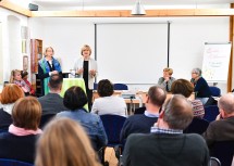 Sozial-Landesrätin Barbara Schwarz dankte den haupt- und ehrenamtlichen Mitarbeitern des Landesverbandes Hospiz NÖ für ihre Arbeit.