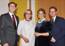 Bei der Ehrenzeichen-Überreichung für EVN-Vorstandsdirektor a. D. Peter Layr in Maria Enzersdorf: Landeshauptfrau Johanna Mikl-Leitner und Aufsichtsratspräsidentin Bettina Glatz-Kremsner (v.l.n.r.) mit dem neuen Vorstandsduo Franz Mittermayer (links) und Stefan Szyszkowitz (rechts).
