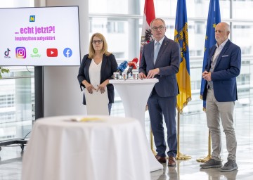 Bei der Pressekonferenz (von links): Landesrätin Ulrike Königsberger-Ludwig, LH-Stellvertreter Stephan Pernkopf und Patientenanwalt Gerald Bachinger.