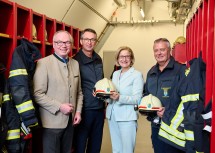 LH-Stellvertreter Stephan Pernkopf, Landesfeuerwehrkommandant-Stellvertreter Martin Boyer, Landeshauptfrau Johanna Mikl-Leitner und Landesfeuerwehrkommandant Dietmar Fahrafellner.