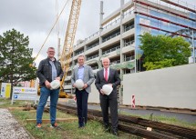 v.l. Alois Zorn, Gechäftsführer Ziviltechniker GmbH, Wirtschaftslandesrat Jochen Danninger, ecoplus Geschäftsführer Helmut Miernicki