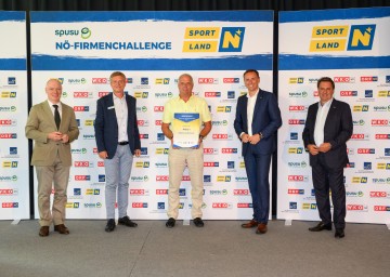 Sieger EPUs v.l.: Helmut Miernicki (ecoplus-Geschäftsführer), Franz Pichler (spusu-Geschäftsführer), Günter Braun (Safety GuBra e.U.), Sportlandesrat Jochen Danninger, Wolfgang Ecker (WKNÖ-Präsident) 