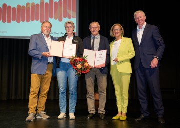 Sportunion NÖ Präsident Raimund Hager, Birgit Fürnkranz-Maglock, Leopold Schlogger, Landeshauptfrau Johanna Mikl-Leitner und Sportunion Österreich Präsident Peter McDonald.