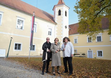 v.l. ecoplus Prokuristin Petra Patzelt, Landeshauptfrau Johanna Mikl-Leitner, Bürgermeisterin Beate Jilch
