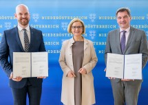 1. Vizebürgermeister Armin Bahr, Landeshauptfrau Johanna Mikl-Leitner und Bürgermeister Werner Krammer (v.l.n.r.).