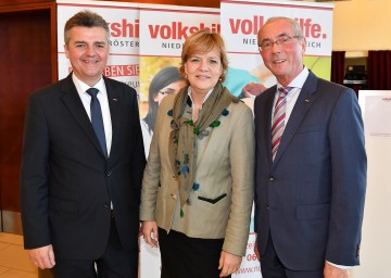 KommR Mag. Gregor Tomschizek, Landesrätin Mag. Barbara Schwarz und Präsident Prof. Ewald Sacher im Rahmen der Feierlichkeiten anlässlich 70 Jahre Volkshilfe Niederösterreich. (v.l.n.r.)