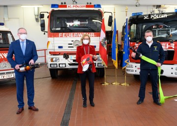 Zogen Bilanz über das Jahr 2020 der Freiwilligen Feuerwehren in NÖ (v.l.): LH-Stellvertreter Stephan Pernkopf, Landeshauptfrau Johanna Mikl-Leitner und Landesfeuerwehrkommandant Dietmar Fahrafellner