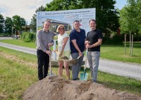 LH Mikl-Leitner beim Spatenstich „Schlafen im Weingarten“ am Johanneshof in Tattendorf LH Mikl-Leitner beim Spatenstich „Schlafen im Weingarten“ am Johanneshof in Tattendorf