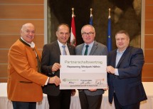 Energiepark Bruck/Leitha Präsident Herbert Stava, Bürgermeister Otto Auer, LH-Stellvertreter Stephan Pernkopf und ÖKOENERGIE Geschäftsführer Richard Kalcik