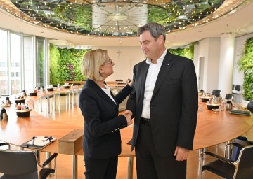 Landeshauptfrau Johanna Mikl-Leitner mit Ministerpräsident Markus Söder.