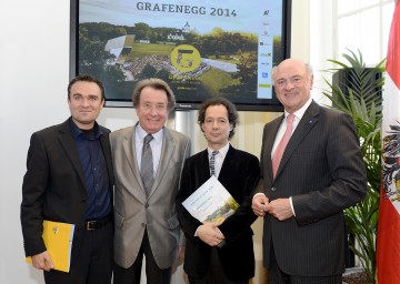 Programmpräsentation \"Grafenegg 2014\": Composer in Residence Jörg Widmann, der künstlerische Leiter Rudolf Buchbinder, Marshall Marcus vom European Union Youth Orchestra und Landeshauptmann Dr. Erwin Pröll.