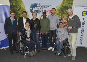 Freuen sich auf den „Wings for Life World Run 2015“: Andreas Onea, Franz Stocher, Sabine Weber-Treiber, Sport-Landesrätin Dr. Petra Bohuslav, der Vorjahressieger Lemawork Ketema, Mag. Michael Buchleitner, Veranstalter und Geschäftsführer der ecosports consulting GmbH, Reini Sampl, Fahrer des Catcher Car, und Benjamin Karl. (v.l.n.r.)