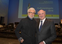 Gastredner André Heller und Landeshauptmann Dr. Erwin Pröll bei der Kulturpreisgala im Festspielhaus St. Pölten (v.l.n.r.)