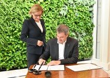 Landeshauptfrau Johanna Mikl-Leitner mit Ministerpräsident Markus Söder.