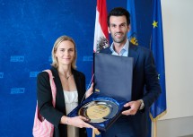 (v.l.n.r.) Victoria Hudson, LH-Stv. Udo Landbauer