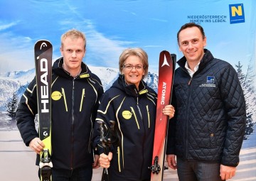 Im Bild von links nach rechts: NÖ-BBG Geschäftsführer Markus Redl, Wirtschats- und Tourismuslandesrätin Petra Bohuslav, Jochen Danninger, kaufmännischer Geschäftsführer von ecoplus.
