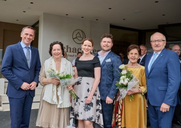 v.l.n.r.: Mag. Jochen Danninger – Landesrat für Wirtschaft, Tourismus und Sport, Michaela Schachner, Marie Schachner, Ferdinand Schachner, Margarete Schachner, Karl Moser – Präsident des NÖ Landtages