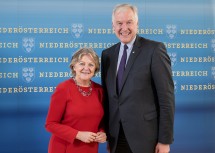 Elisa Ferreira und Martin Eichtinger