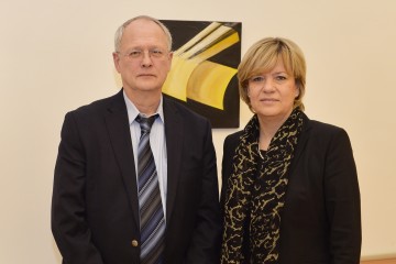 Stand der Evaluation der neuen Mittelschule: Prof. Dr. Stefan Hopmann und Landesrätin Mag. Barbara Schwarz präsentierten die Ergebnisse.