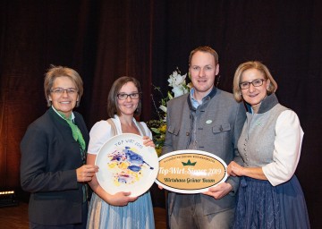 „Top-Wirt des Jahres 2019“: Landesrätin Petra Bohuslav, Magdalena und Christian Donhauser und Landeshauptfrau Johanna Mikl-Leitner (v.l.n.r.) 