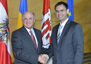 Landeshauptmann Dr. Erwin Pröll mit dem Vorarlberger Landeshauptmann Mag. Markus Wallner.