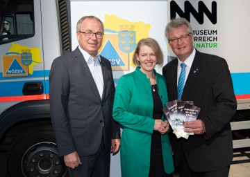 Zivilschutz-Probealarm. Im Bild von links nach rechts: LH-Stellvertreter Stephan Pernkopf, die Amstettner Zivilschutz-Bezirksleiterin Sabine Dorner sowie der Präsident des NÖ-Zivilschutzverbandes Christoph Kainz 