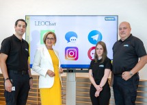 LeoChat Projektleiter Bernhard Eisenbock, Landeshauptfrau Johanna Mikl-Leitner, ChatRoomAgent Julia Hagl und Notruf NÖ CEO Christof Constantin Chwojka (v.l.n.r.)