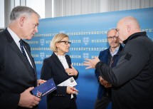 Landesrat Martin Eichtinger, Landeshauptfrau Johanna Mikl-Leitner, CEO Wasserwirt Healthcare und Projekt Initiator Bernhard Monai und Geschäftsführer Notruf NÖ Christof Constantin Chwojka bei der Präsentation des Pilotprojektes „Sicherheitspaket Nordstern“.