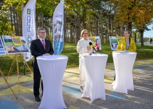Landesrat Ludwig Schleritzko, Landeshauptfrau Johanna Mikl-Leitner und Radland-Geschäftsführerin Susanna Hauptmann beim Pressetermin in Perchtoldsdorf (v.l.n.r.).