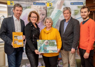Bürgermeister der Marktgemeinde Markt Piesting Roland Braimeier, Familien-Landesrätin Christiane Teschl-Hofmeister, Gemeinderätin Christiane Buchmayer, Robert Terp vom TÜV Austria und Simon Postl vom Bauamt der Marktgemeinde Markt Piesting freuten sich über das Angebot des Praxisseminars. 