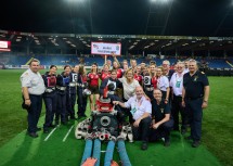 Landeshauptfrau Johanna Mikl-Leitner und weitere Ehrengäste gratulierten der Damenmannschaft der FF Maria Raisenmarkt zum Sieg im Bundes Fire-Cup Bewerb. 