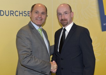 Umsetzung Landeszielsteuerung Gesundheit: Landeshauptmann-Stellvertreter Mag. Wolfgang Sobotka und Dr. Thomas Gamsjäger, Landes-Zielsteuerungskoordinator Land Niederösterreich (v.l.n.r.)