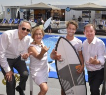 „City-Wave“ vor dem SCS Multiplex in Vösendorf eröffnet. Im Bild von links nach rechts: Arnaud Burlin, Managing Director Central Europe and Austria von Unibail-Rodamco, Landeshauptfrau Johanna Mikl-Leitner, Sportler Lukas Haigermoser, Herbert Janschka, Bürgermeister von Wiener Neudorf

