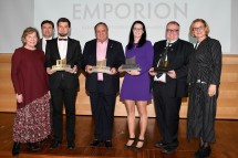 Die Sieger in allen EMPORION-Kategorien mit Landeshauptfrau Johanna Mikl-Leitner (rechts), NÖ Wirtschaftskammer-Präsidentin Sonja Zwazl (links) und Franz Kirnbauer, NÖ Wirtschaftskammer, Sparte Handel (zweite von links)