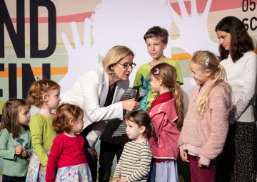 Eröffnung der Ausstellung "Kind sein" auf der Schallaburg durch Landeshauptfrau Johanna Mikl-Leitner.