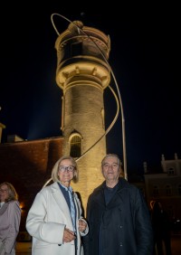 Neues Kunstwerk „Luftlinie“ am Glanzstoff-Wasserturm präsentiert