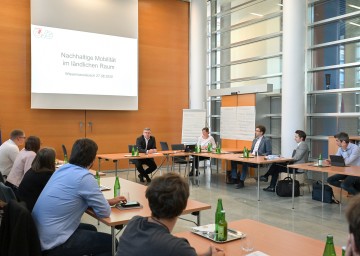 Mobilitätsplaner der Jungen Verkehrswissenschaftlichen Gesellschaft (JÖVG) diskutierten mit NÖ Mobilitätslandesrat Ludwig Schleritzko über nachhaltige Mobilität im ländlichen Raum 
