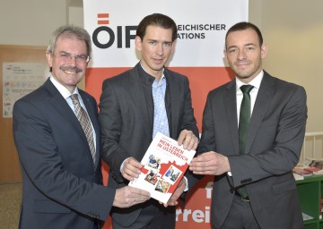 Eröffneten das Integrationszentrum Niederösterreich des Österreichischen Integrationsfonds: Landesrat Mag. Karl Wilfing, Bundesminister Sebastian Kurz und der stellvertretende Geschäftsführer des ÖIF Mag. Roland Goiser. (v.l.n.r.)